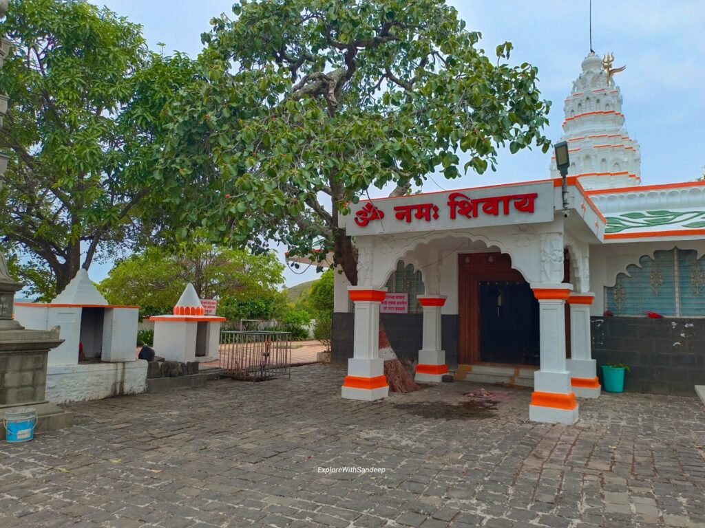 chaturmukh temple