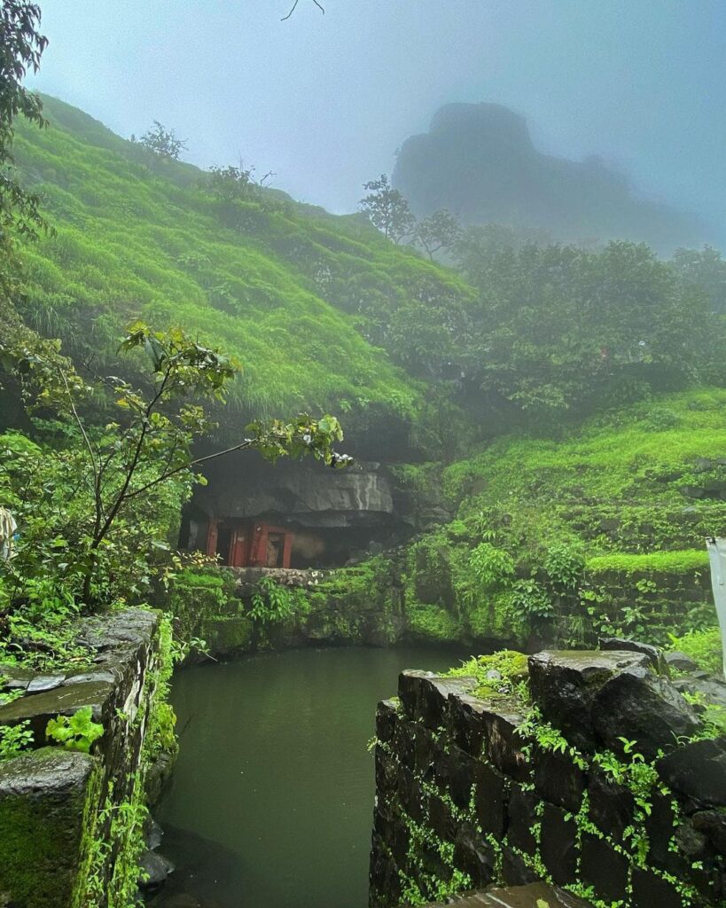 tikona fort temple