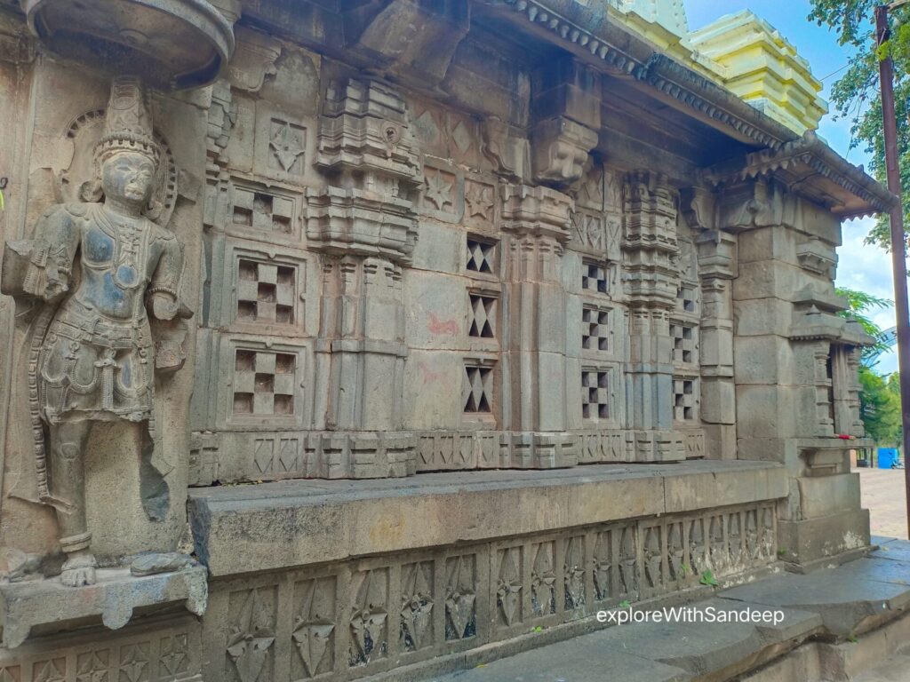 Pandeshwar Temple