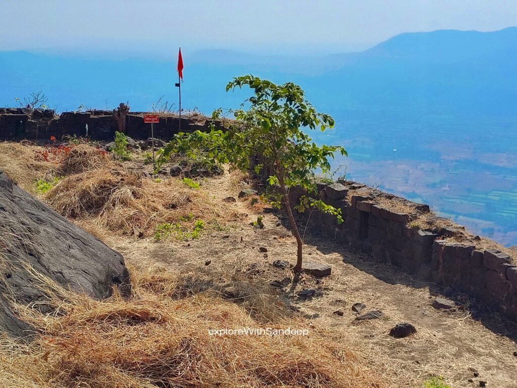 sarasgad fort trek