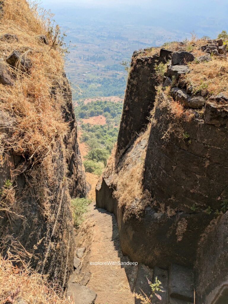 sarasgad fort trek