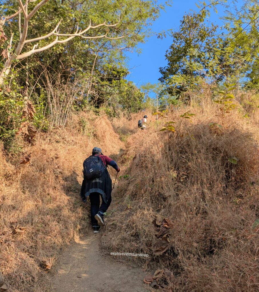 sarasgad fort trek