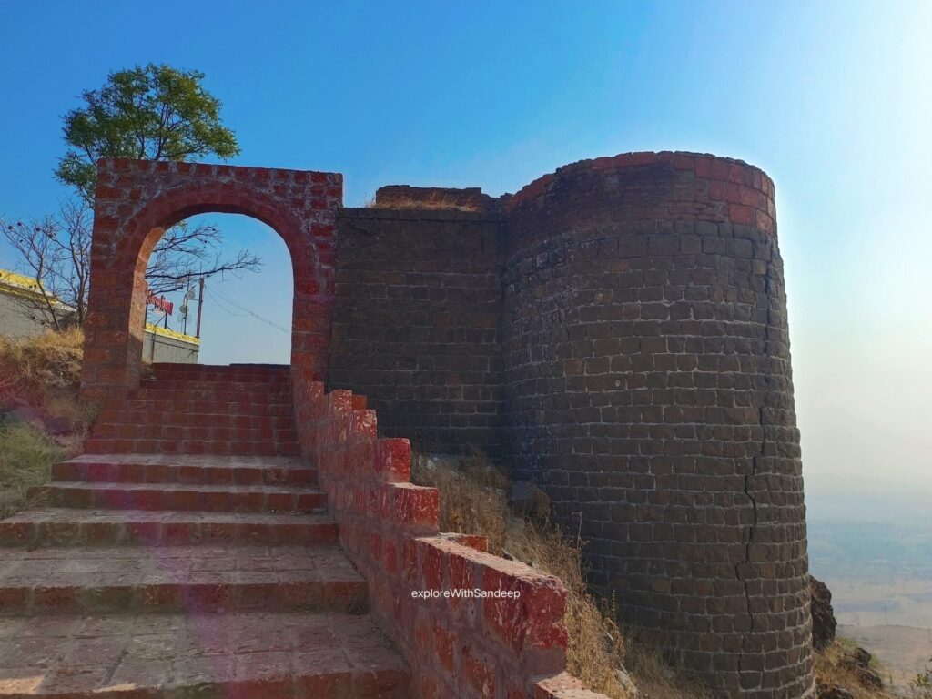 Dhawalgad fort