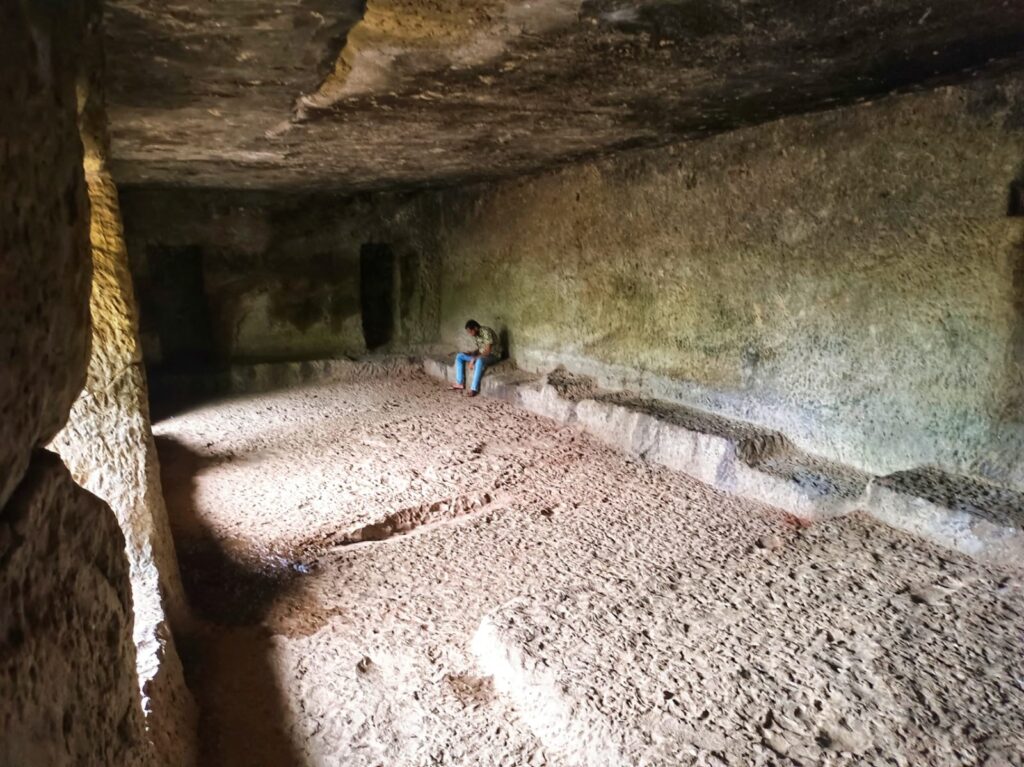 mandapeshwar caves